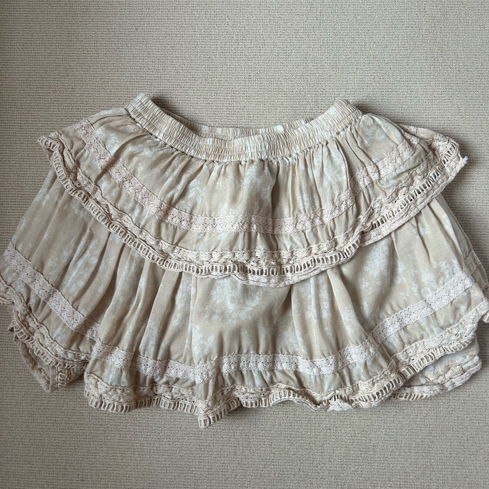 Krewe Du Q Mini Ruffle Skirt | Size Small | Light Tan With White Floral Pattern